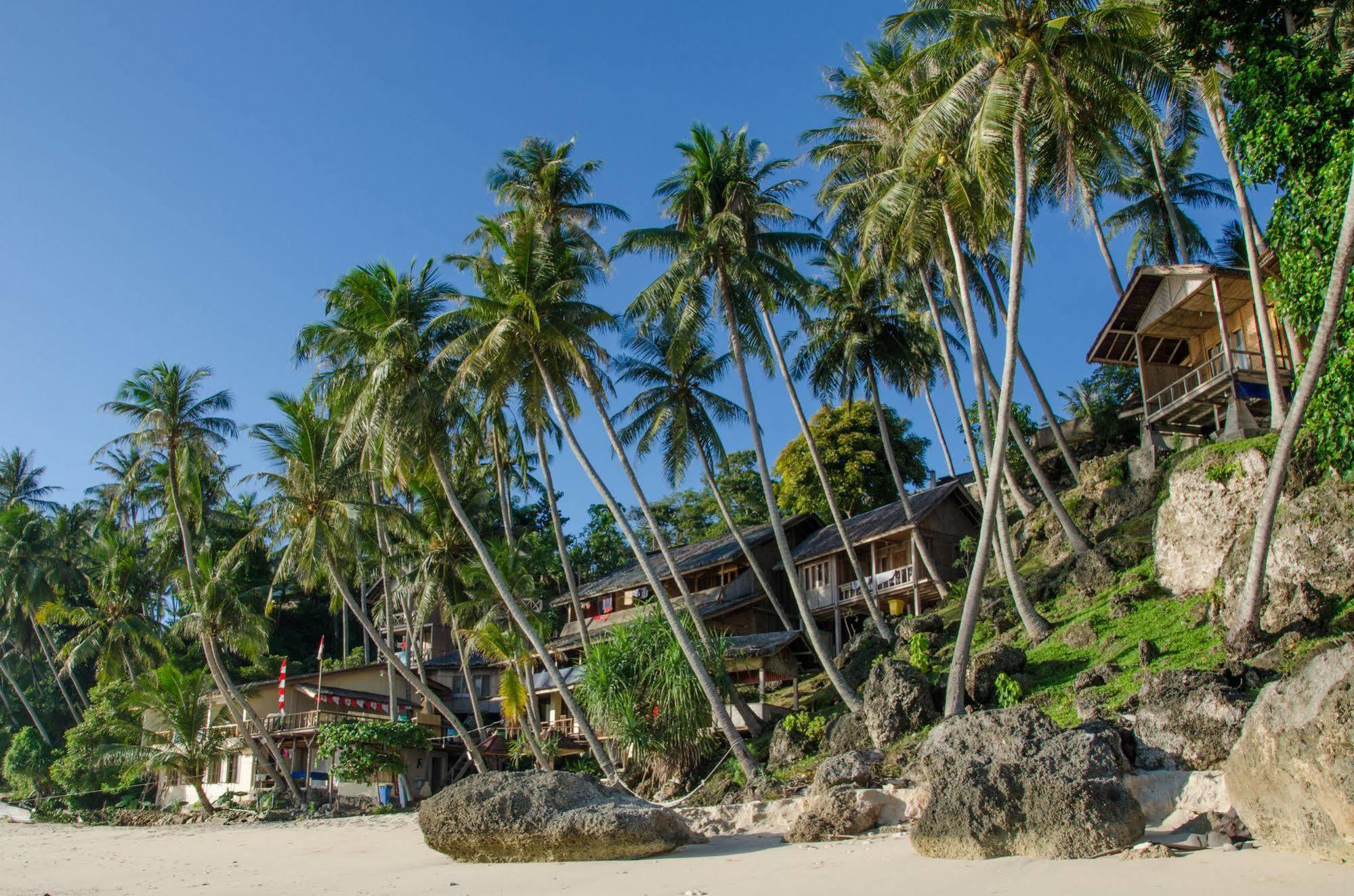 Freddies Santai Sumurtiga Resort